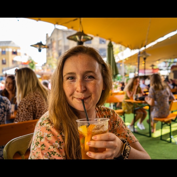 Meet your Posher, Laura - Picture 1 of 1